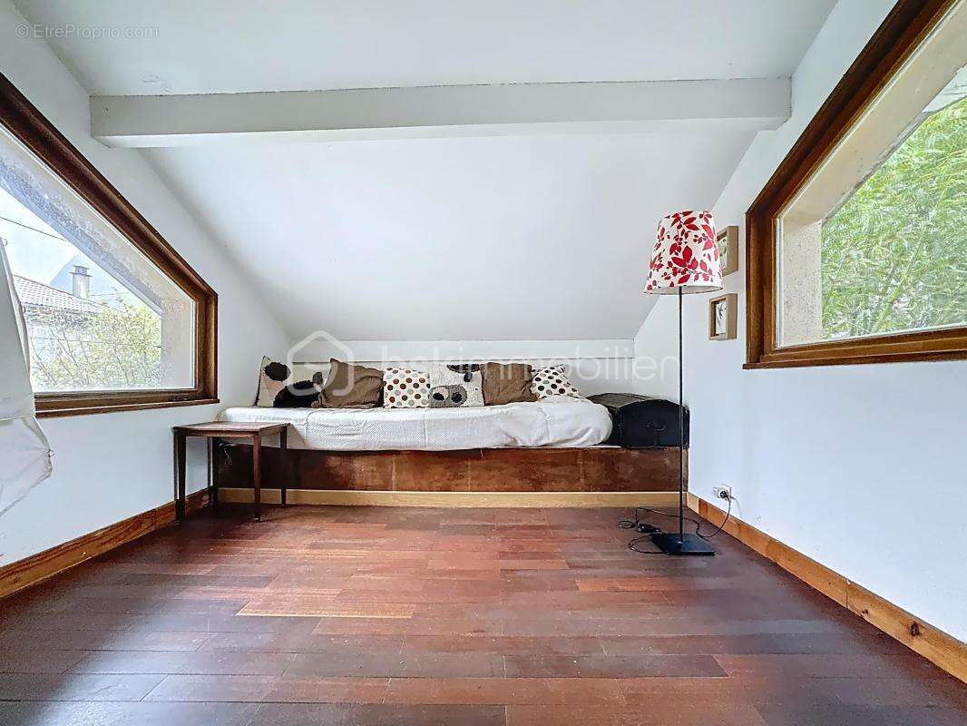 Maison à SAINT-EGREVE