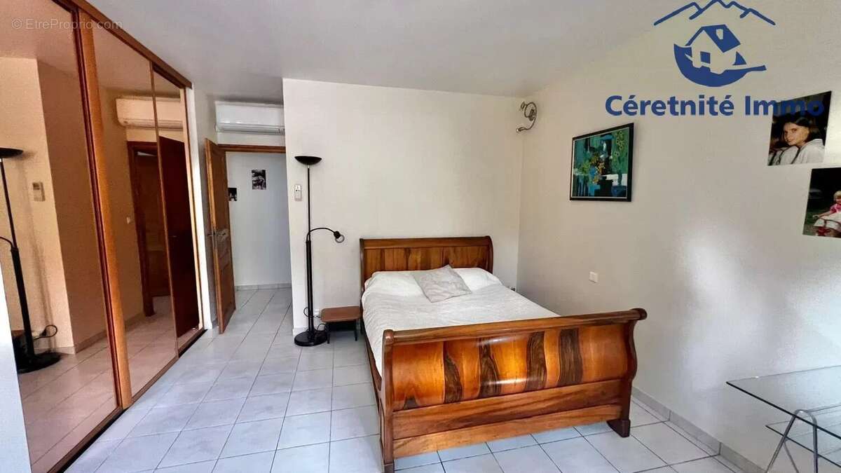 Maison à REYNES