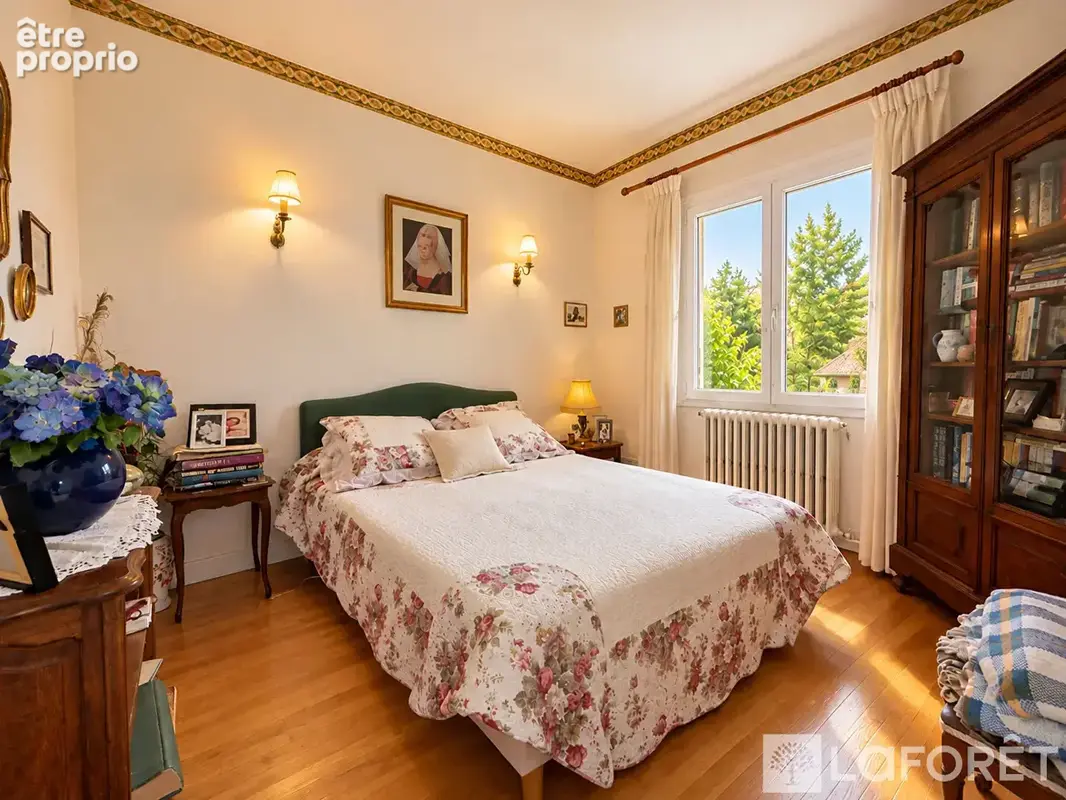 Maison familiale 134 m² - 4 chambres - Sous-sol - 2 garages + Jardin - photo 5
