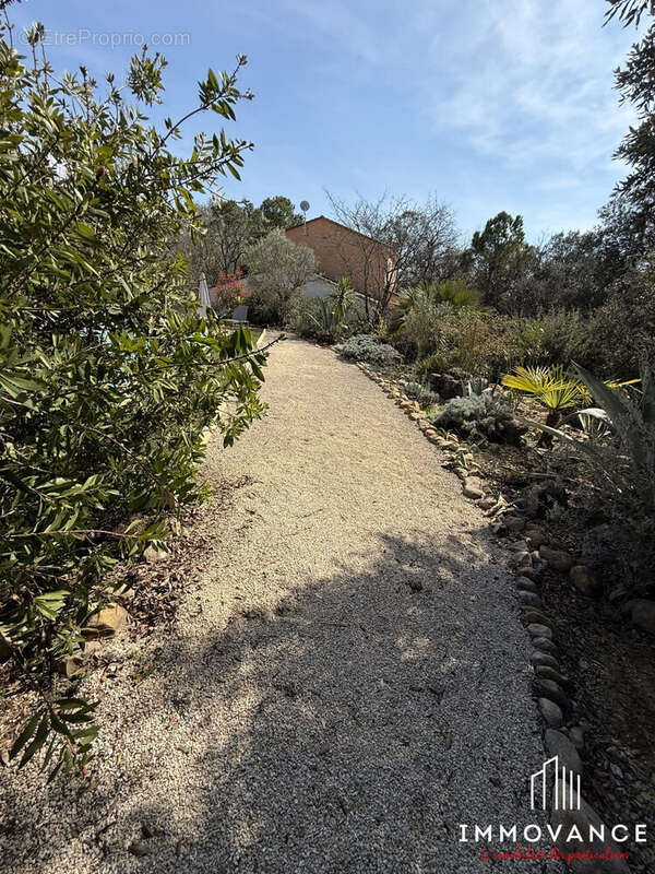 Maison à BOISSET-ET-GAUJAC