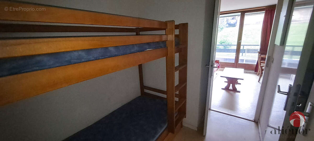 Appartement à MORILLON