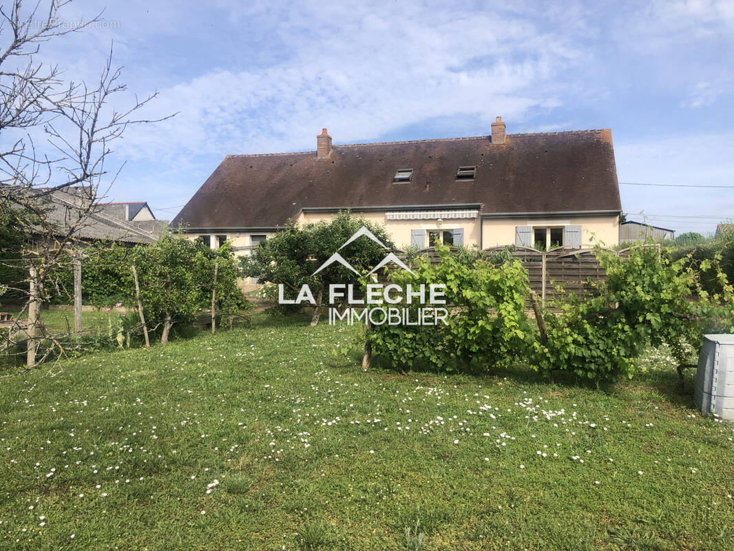 Maison à LA CHAPELLE-D'ALIGNE