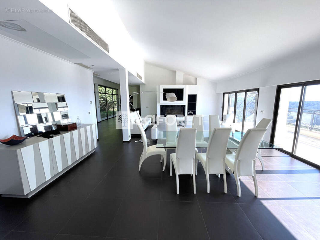 Maison à LA GAUDE