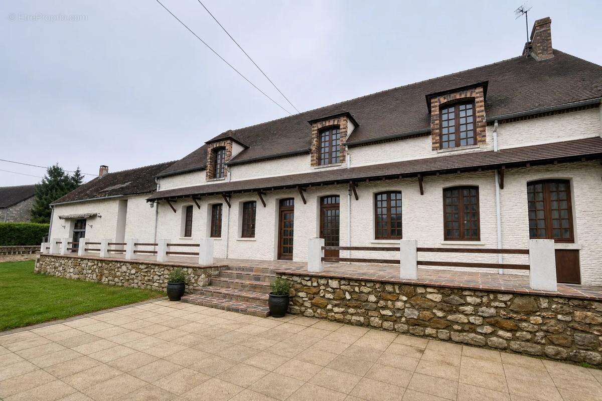 Maison à MELZ-SUR-SEINE