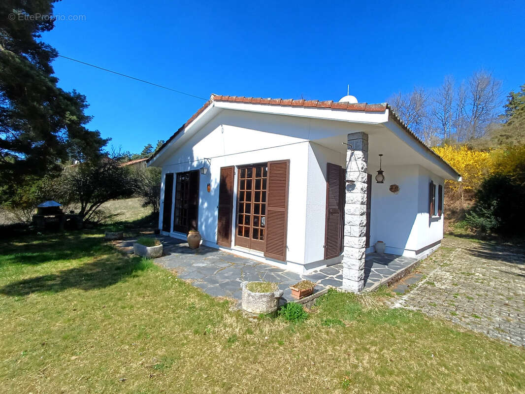 Maison à CRAPONNE-SUR-ARZON