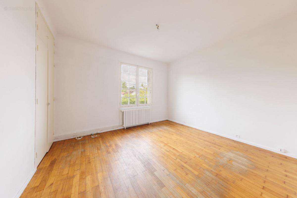 Maison à TERRASSON-LAVILLEDIEU