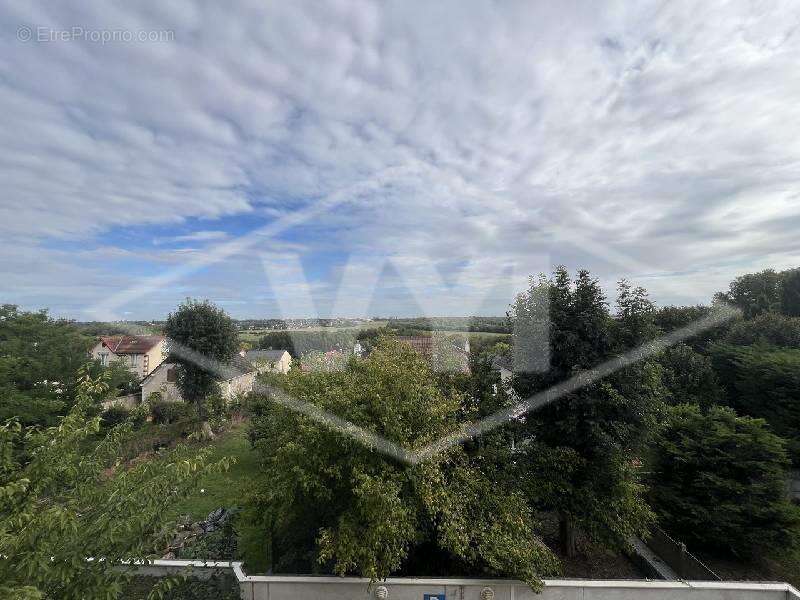 Appartement à COMBS-LA-VILLE