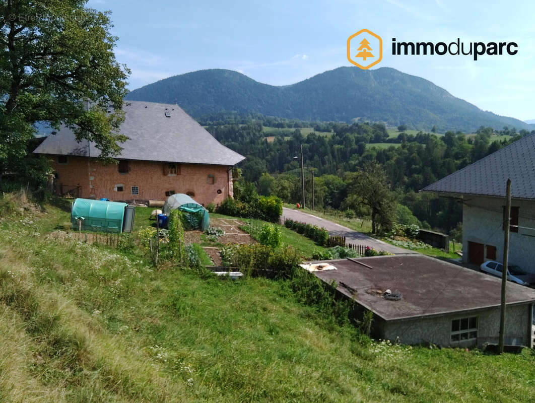 Terrain à BELLECOMBE-EN-BAUGES