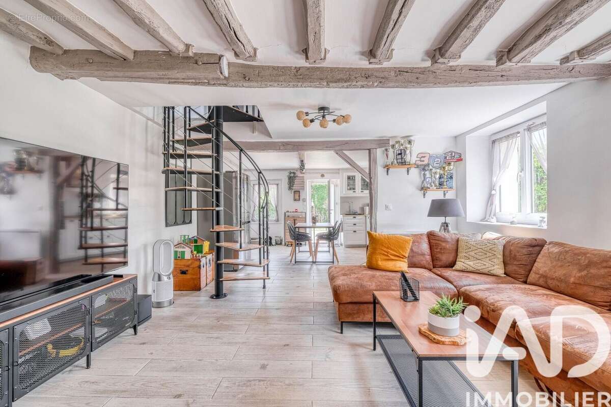 Maison 95 m² à Hautefeuille  - photo 2