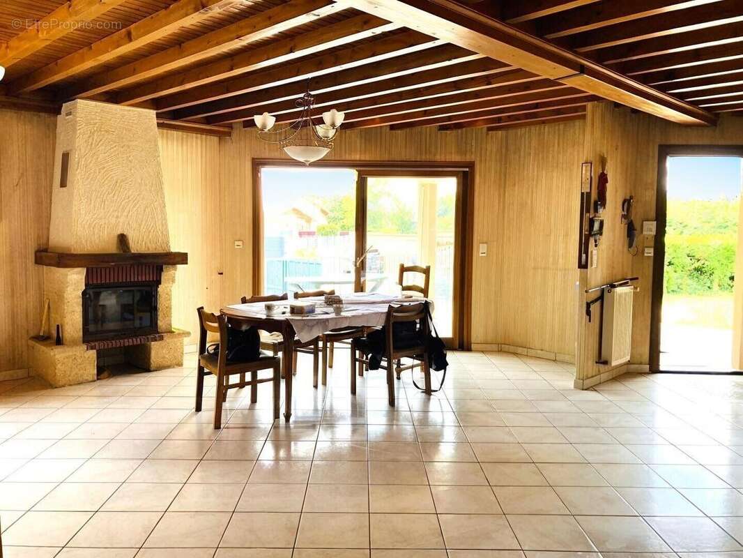 Maison à SAINT-GEORGES-D'ESPERANCHE