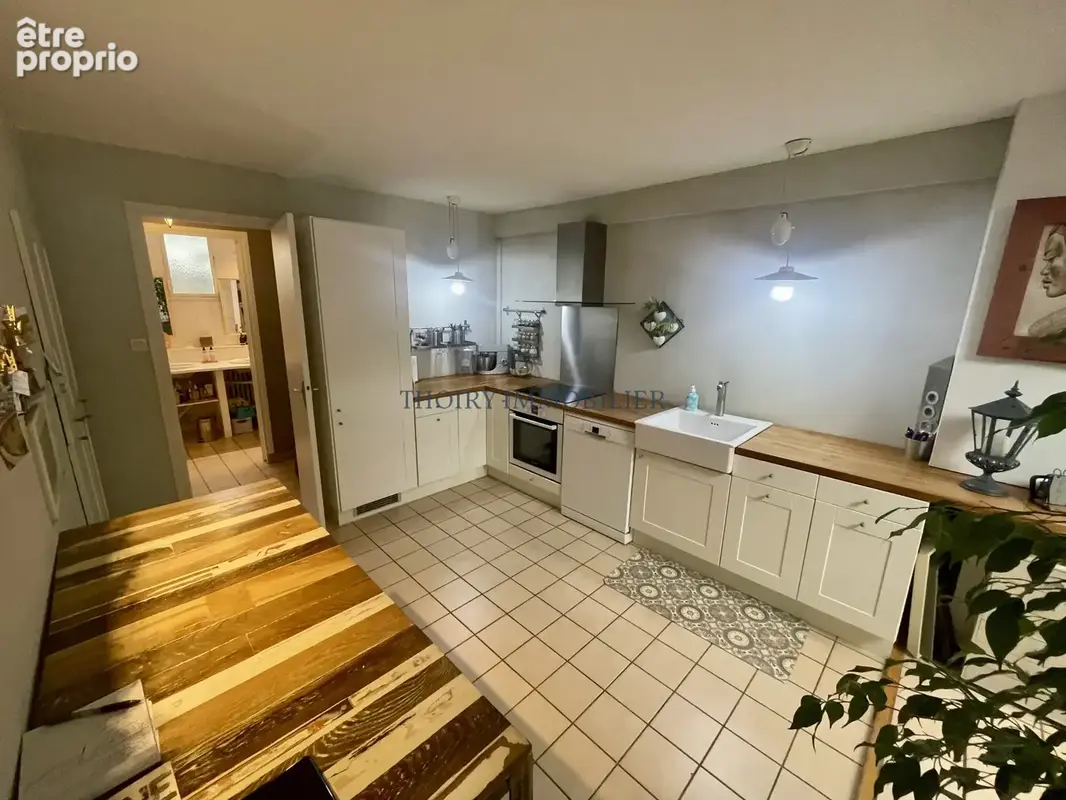 Maison ancienne sur 780 m2 paysagés de 5 pièces principales. - photo 13