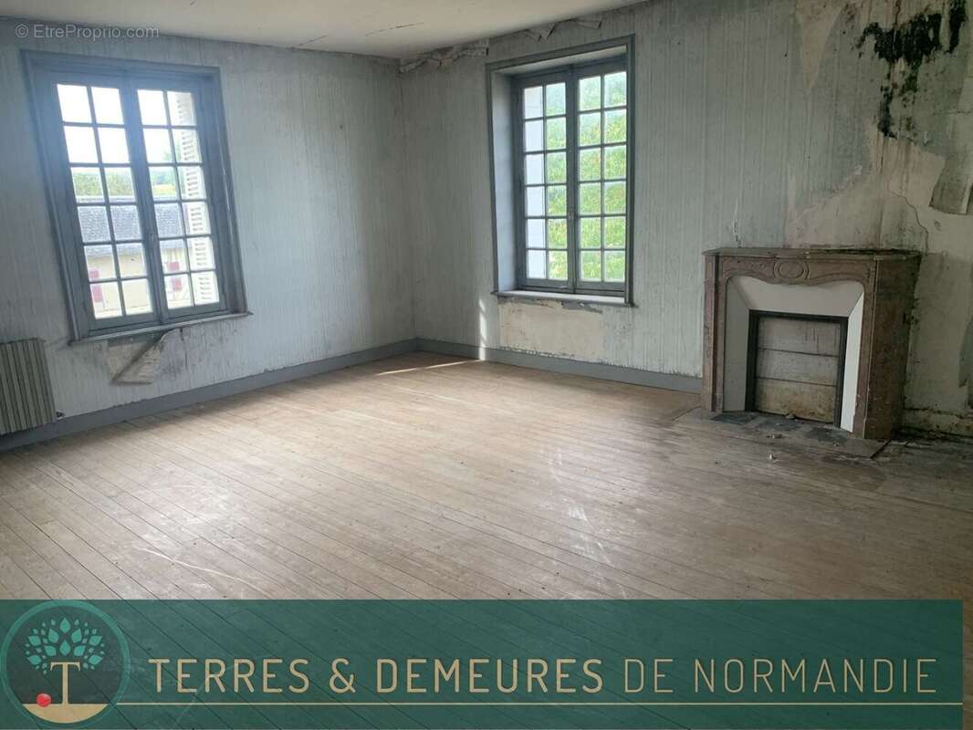 Maison à SAINT-PIERRE-SUR-DIVES