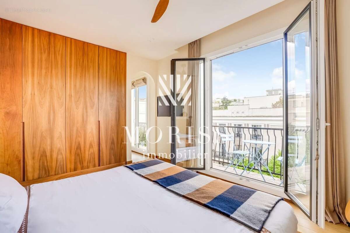 Appartement à NEUILLY-SUR-SEINE