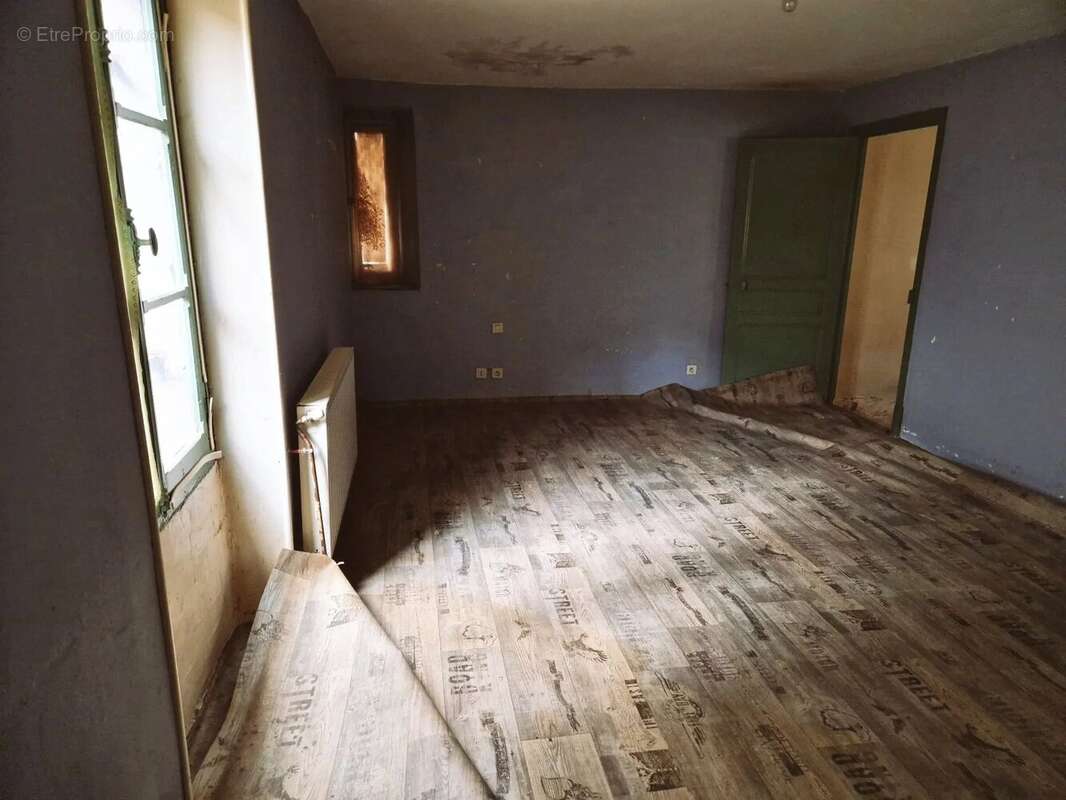 Maison de ville avec un énorme potentiel - photo 8