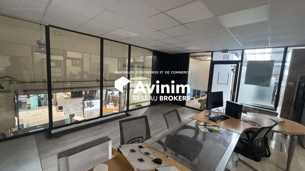 Commerce à ANGERVILLE-L'ORCHER