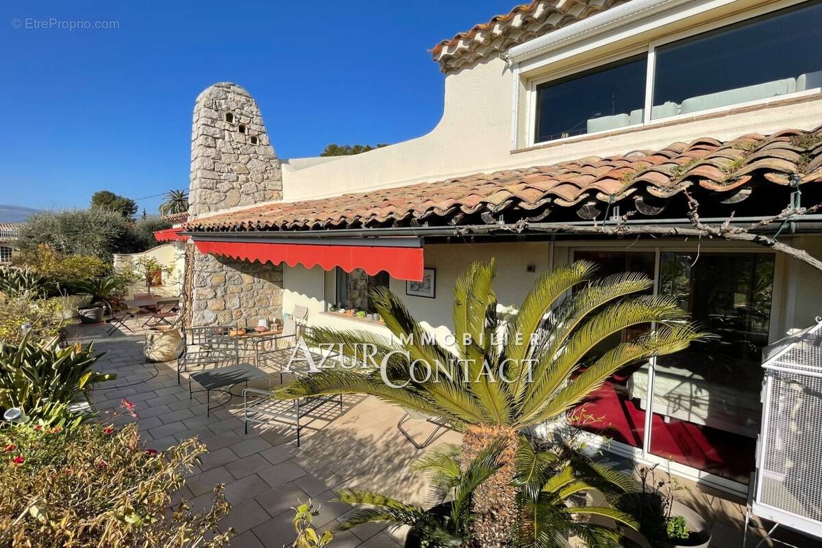 Appartement à MOUGINS