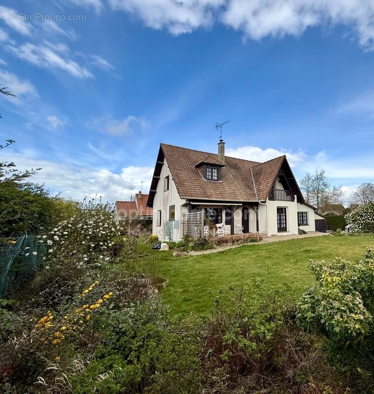 Maison à GROFFLIERS
