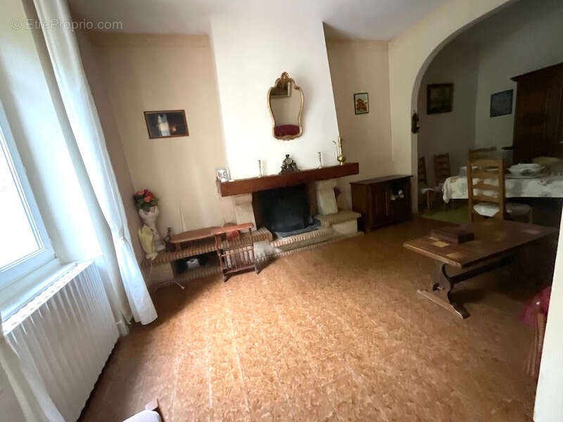 En exclusivité  Maison à vendre 9 pièces LABRUGUIERE (81) - photo 4