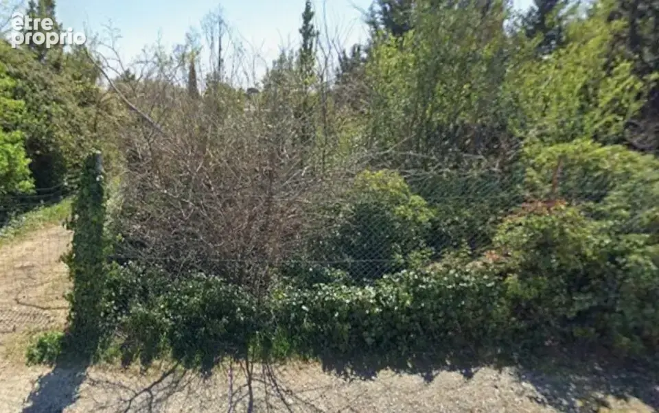 Terrain à MORIERES-LES-AVIGNON