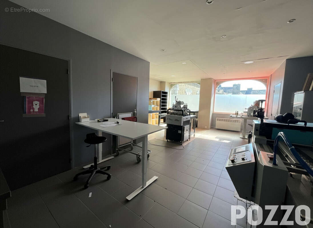 A Vendre - Fougerolles Du Plessis - Local d'activité 450 m² - ATELIERS ET BUREAUX - photo 6