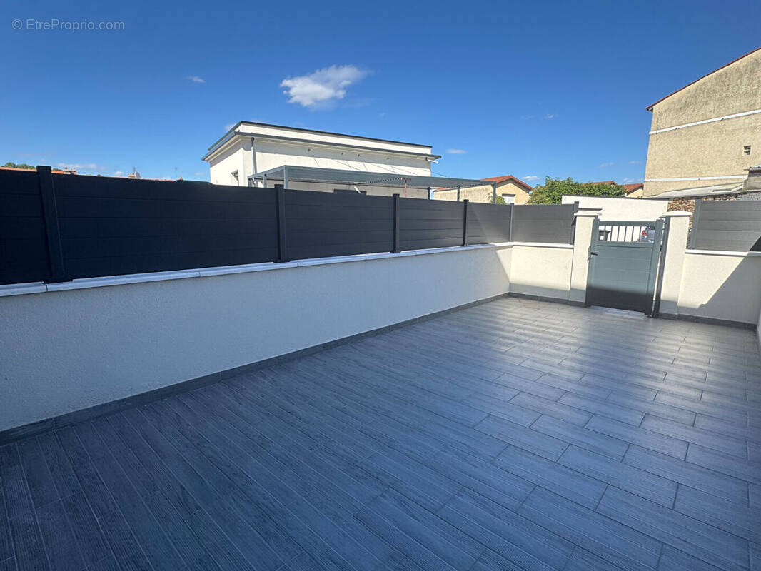 Appartement à SAINT-ETIENNE