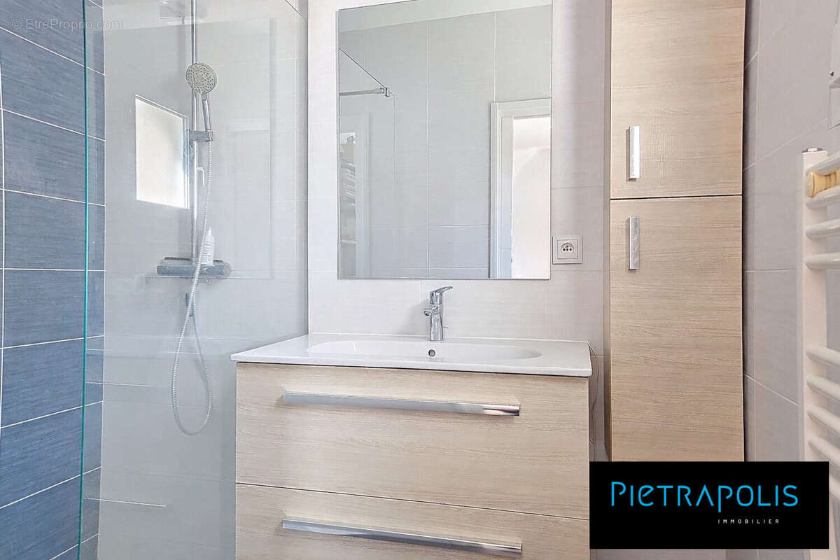 Maison à GREZIEU-LA-VARENNE