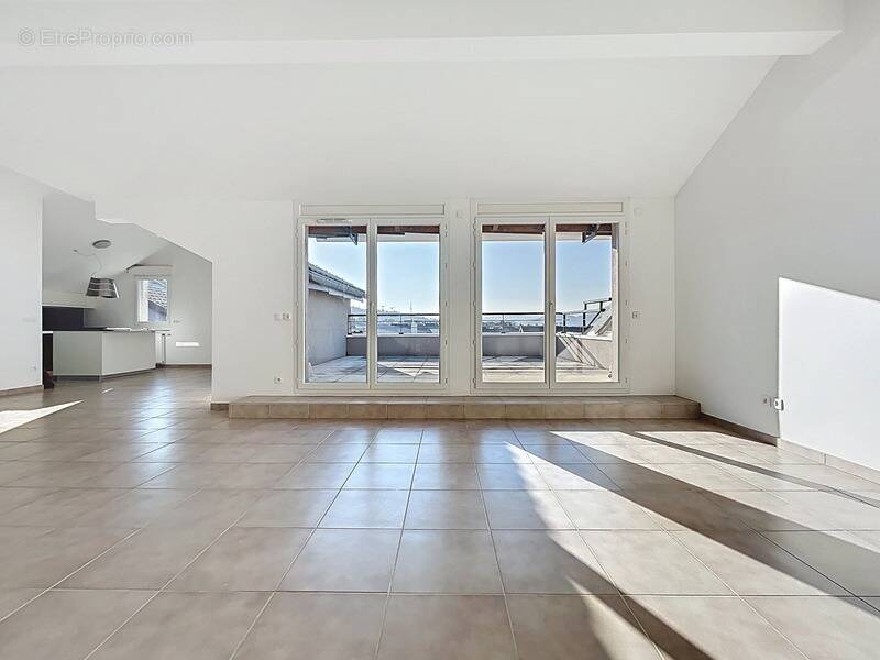 Appartement à VILLE-LA-GRAND