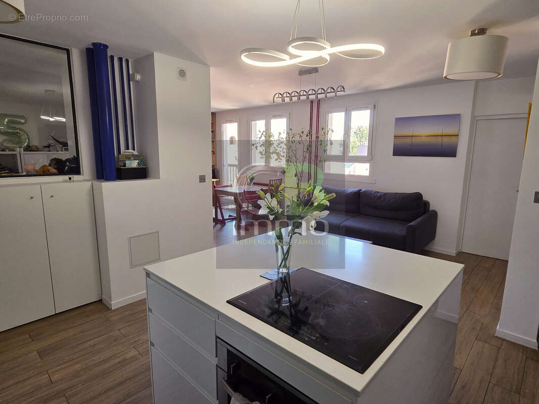 Appartement à PARIS-20E