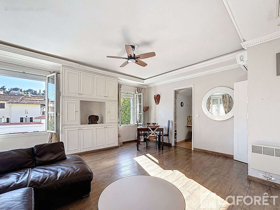 Appartement à ROQUEBRUNE-CAP-MARTIN