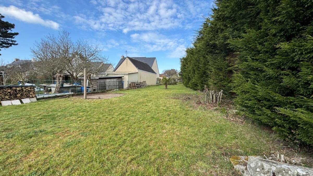 Terrain à LA TURBALLE