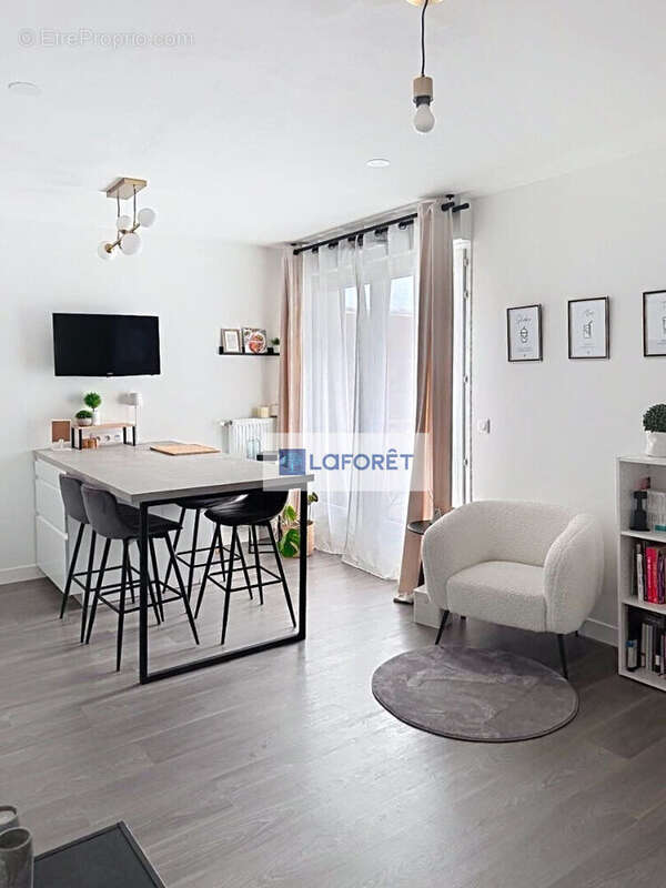 Appartement à SARTROUVILLE