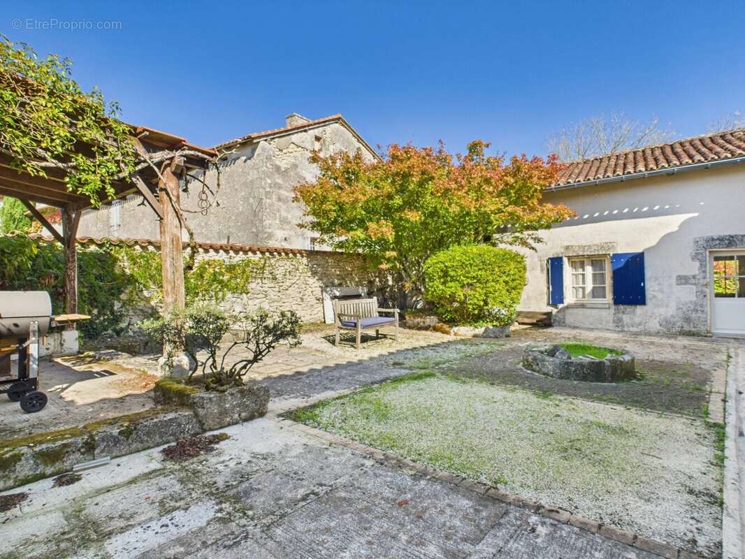 Maison à VERTEILLAC