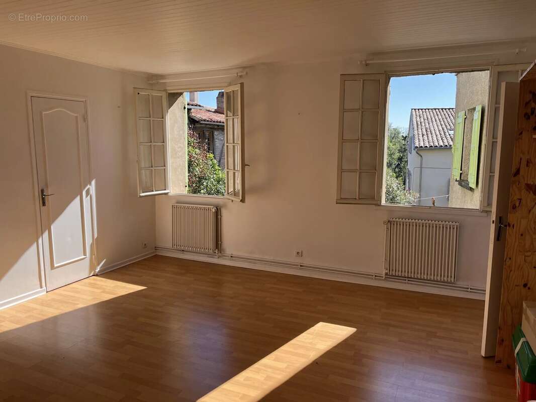 Maison de village prête à être aménagée - photo 3