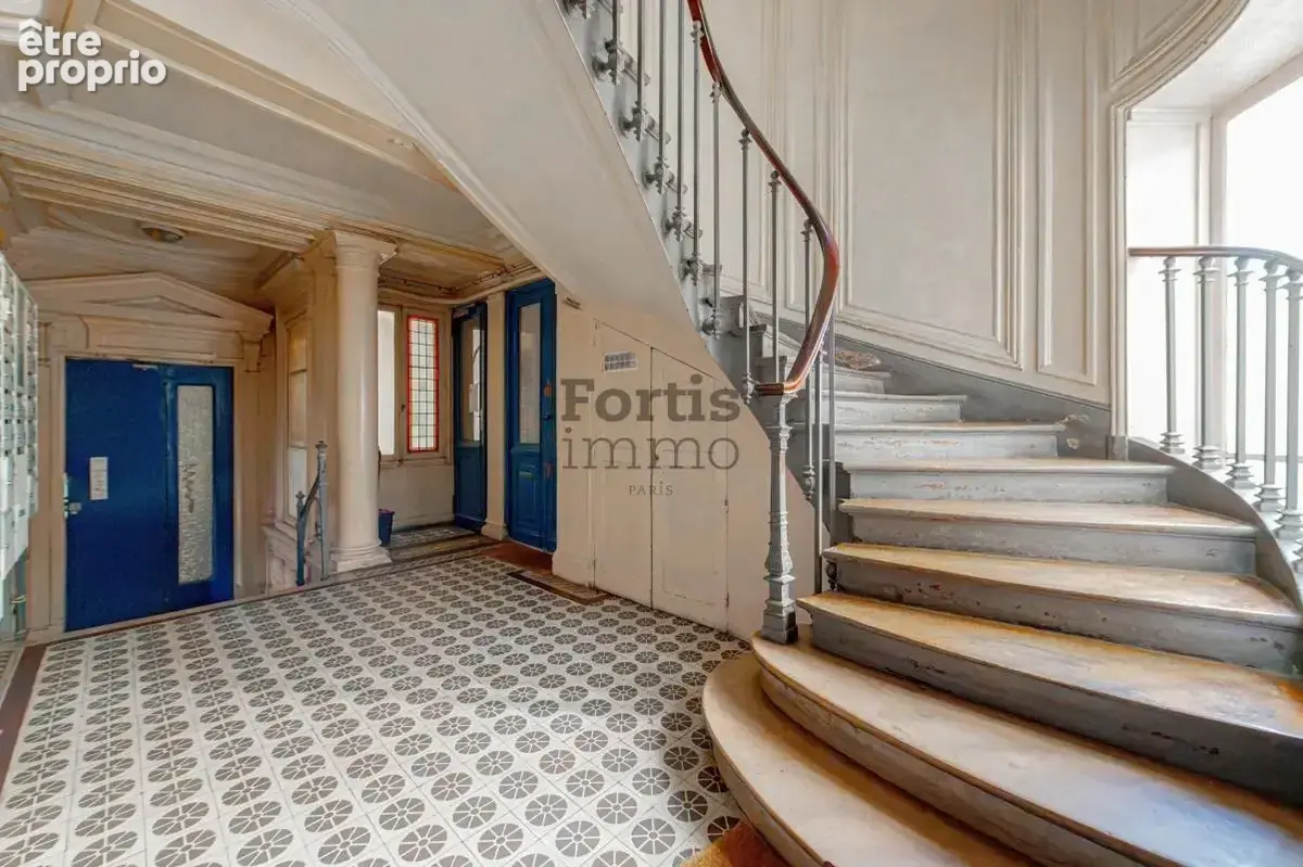 Paris 2 - rue saint-denis - grand studio au dernier etage - photo 15