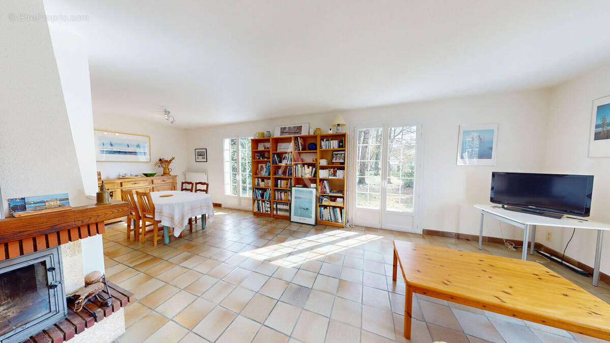 Maison à SAINT-JEAN-DE-BRAYE