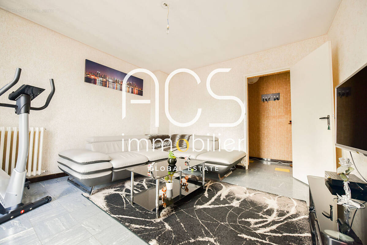 Appartement à CHATEAUNEUF-LES-MARTIGUES