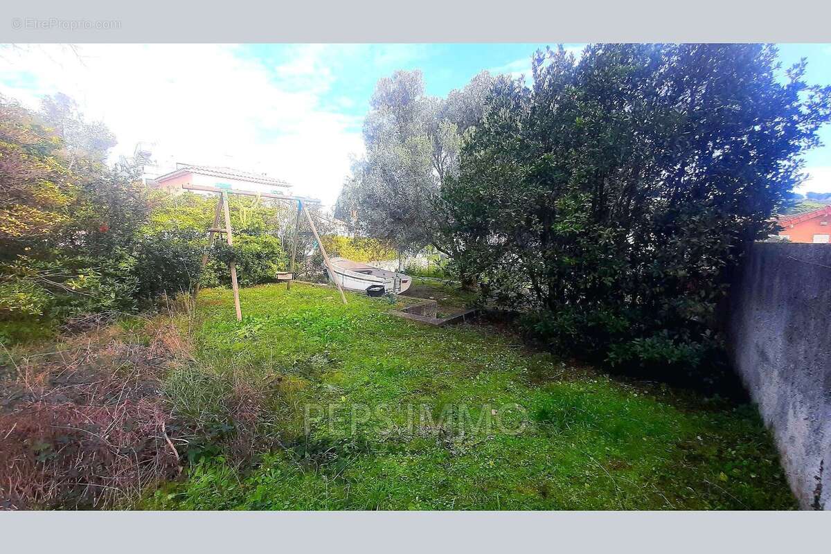 Terrain à CARRY-LE-ROUET