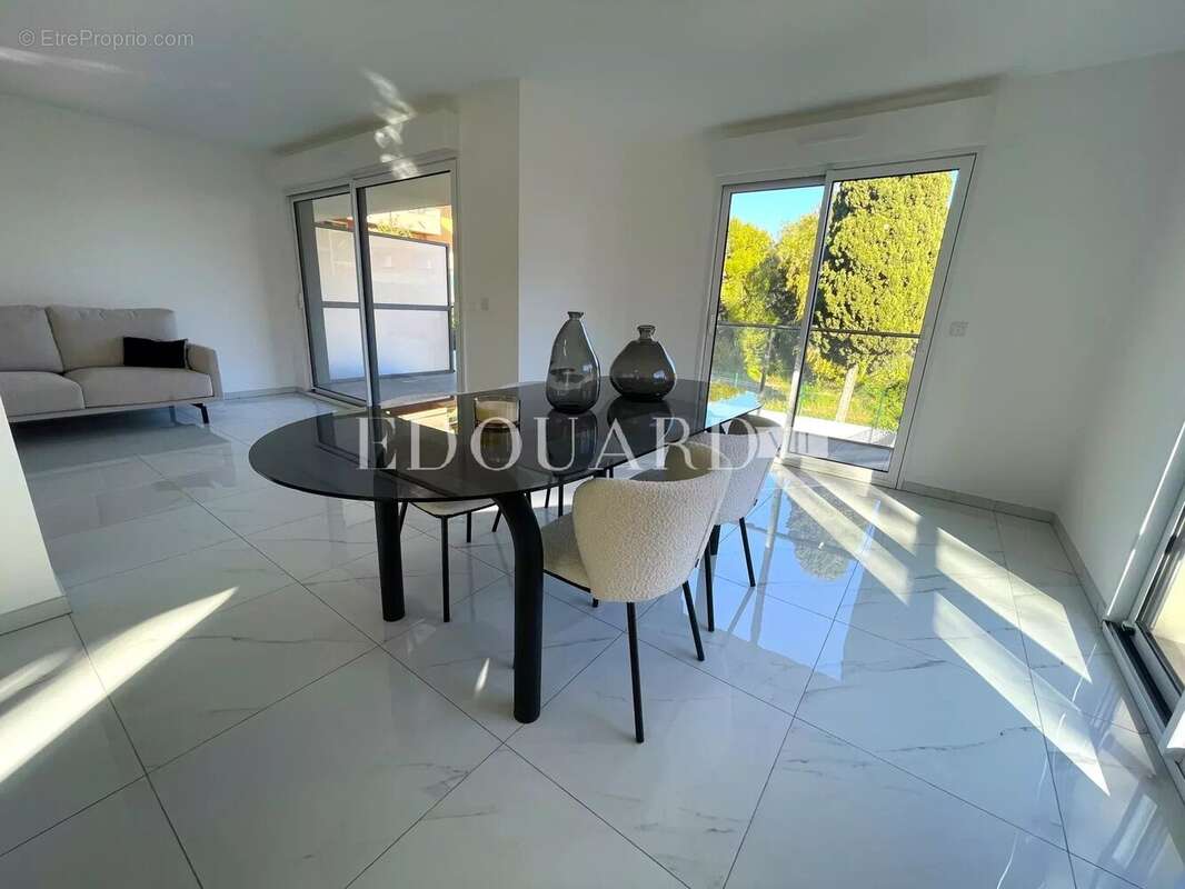 Appartement à ROQUEBRUNE-CAP-MARTIN