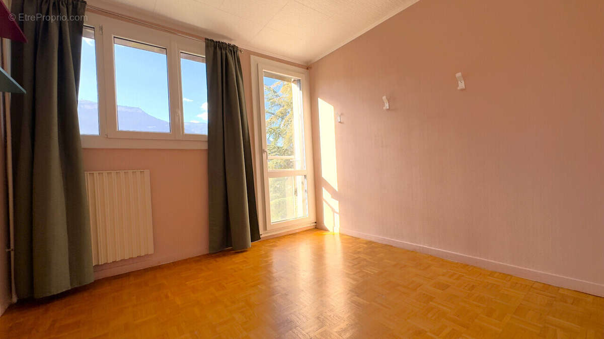 Appartement à FONTAINE