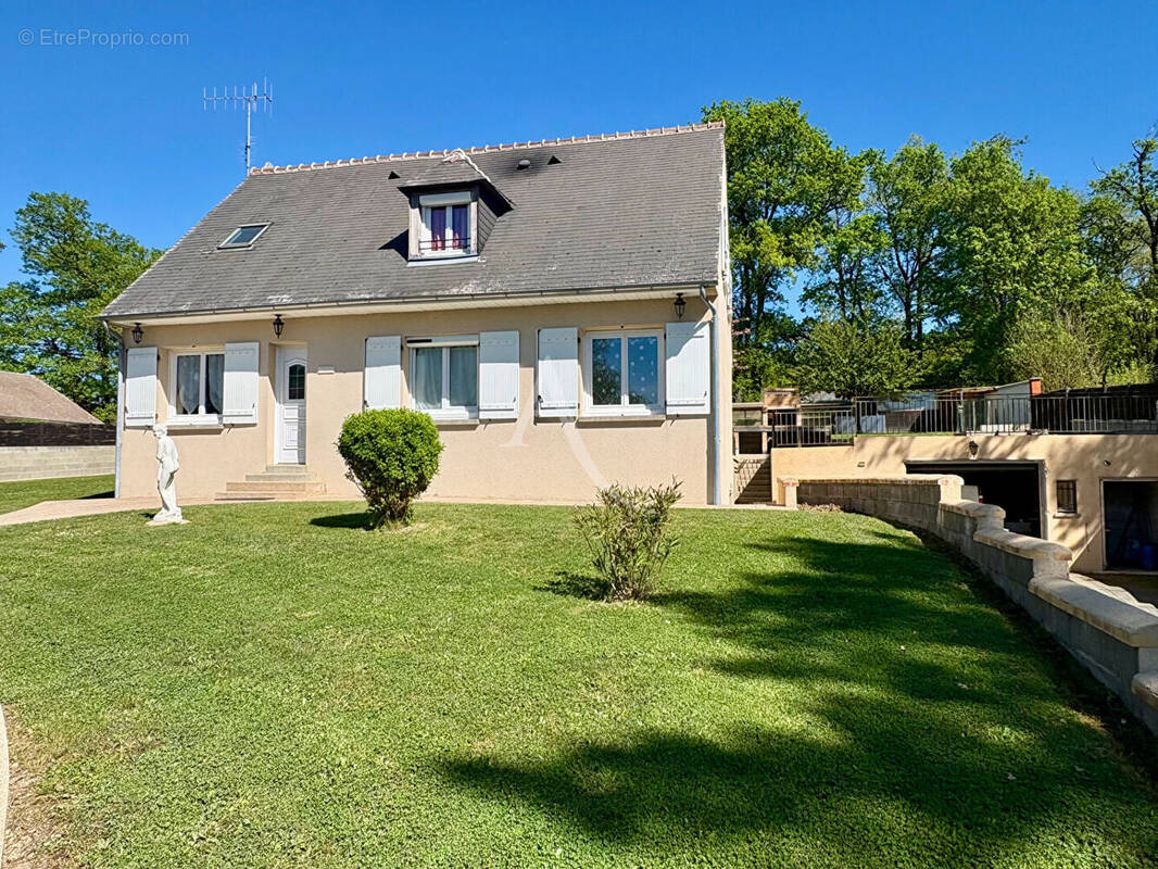 Maison à LUZILLE
