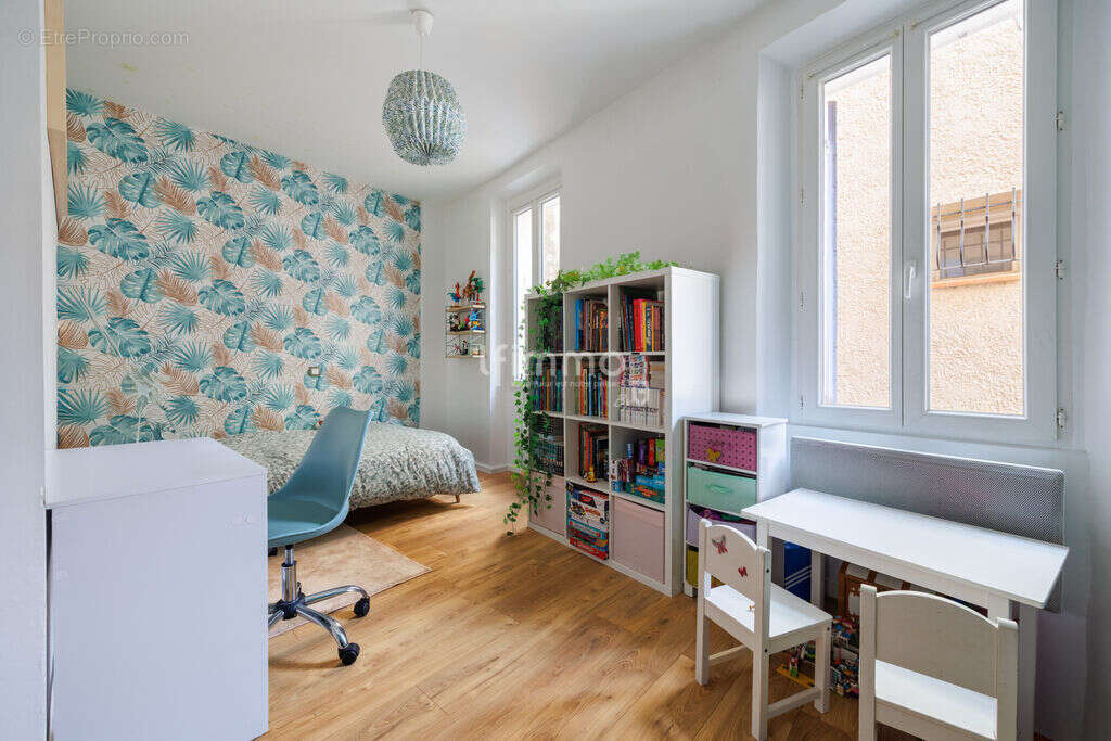 Maison à SIMIANE-COLLONGUE