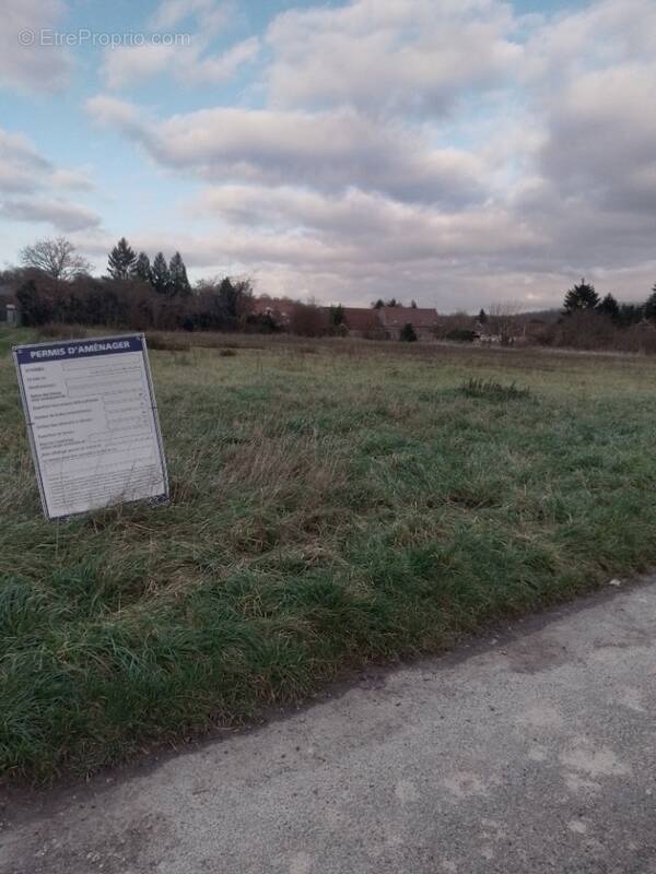 Terrain à COMPIEGNE