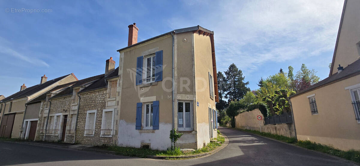 Maison à LA CHARITE-SUR-LOIRE