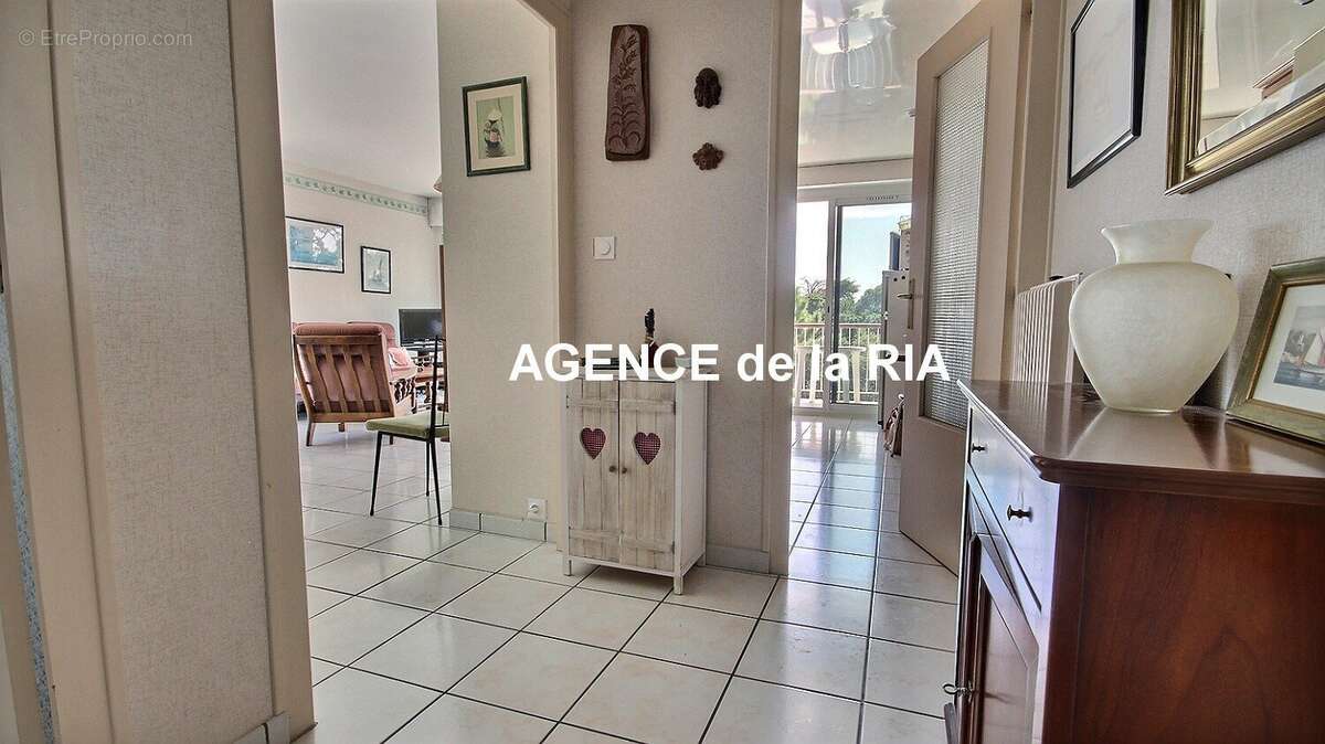 APPARTEMENT T3 - dernier étage - A deux pas du port - photo 5