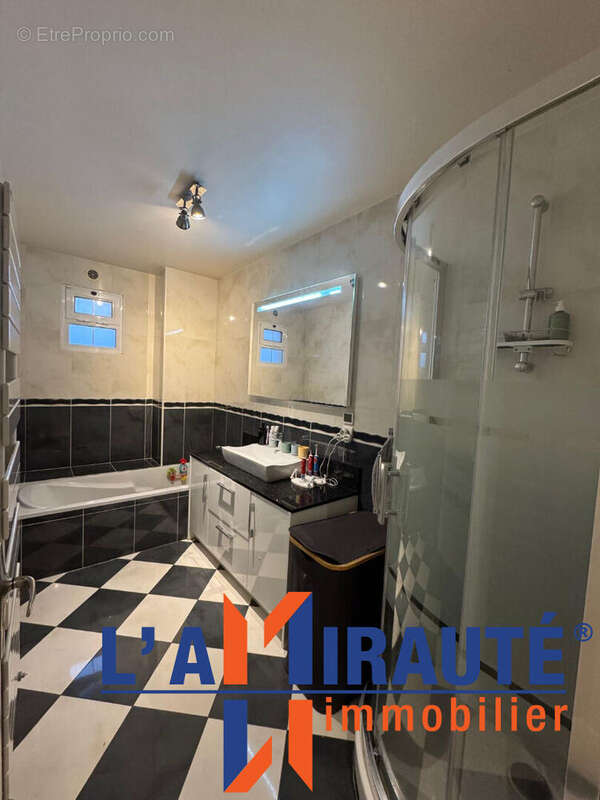 Maison à SARTROUVILLE