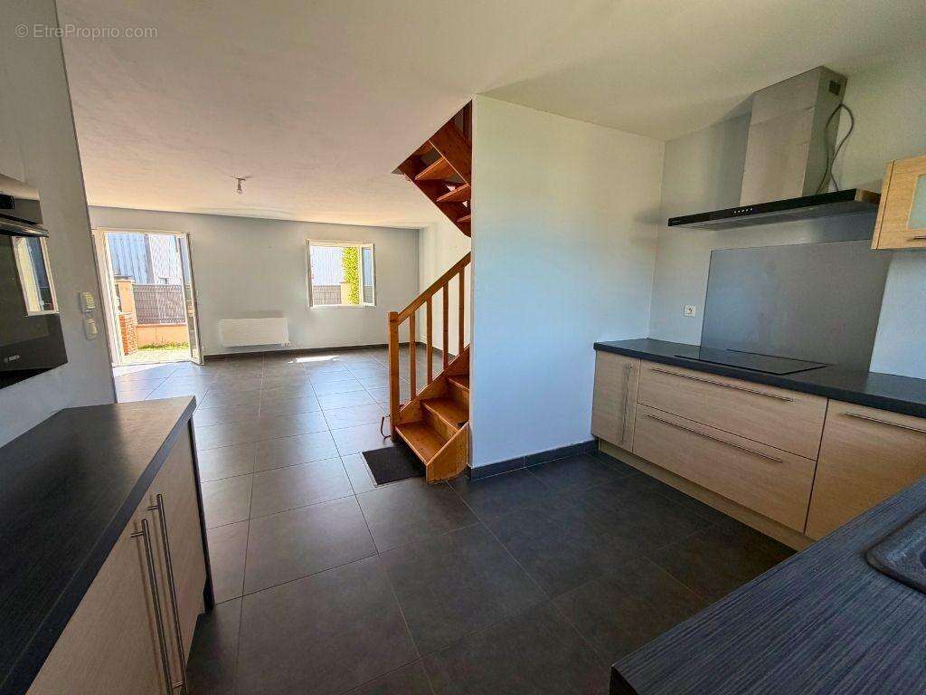   - Maison à DIEUPENTALE