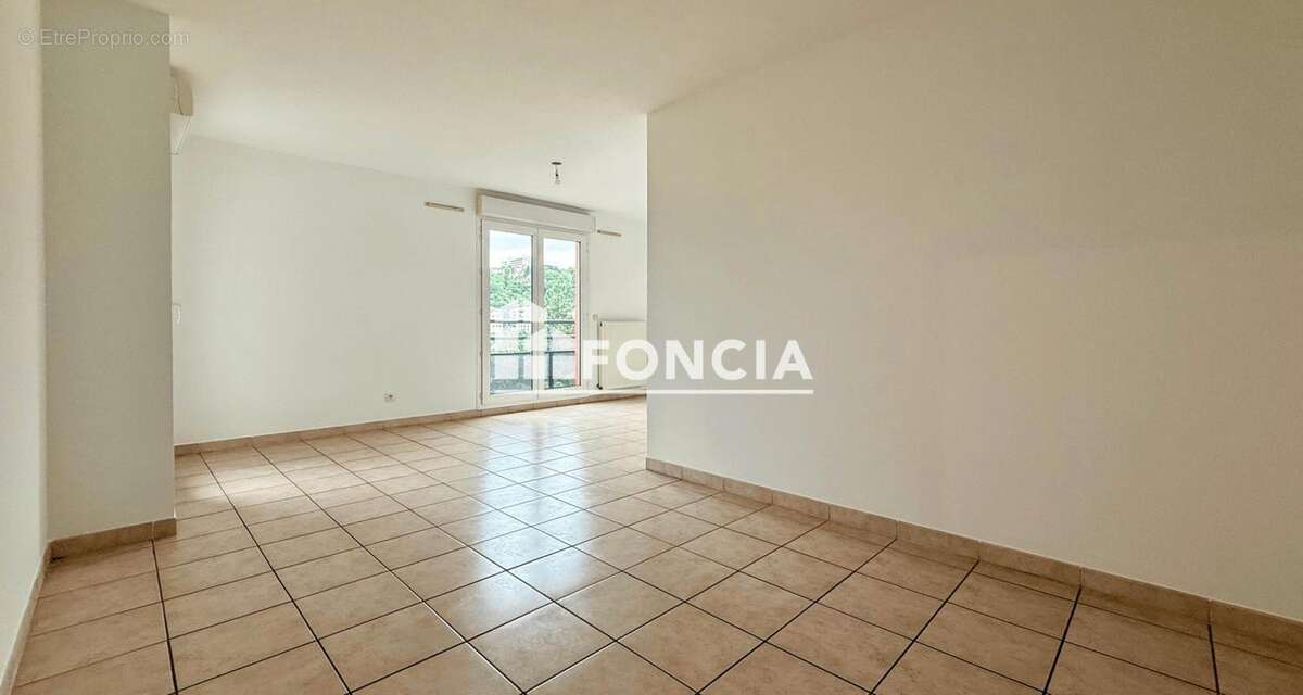 Appartement à LYON-9E