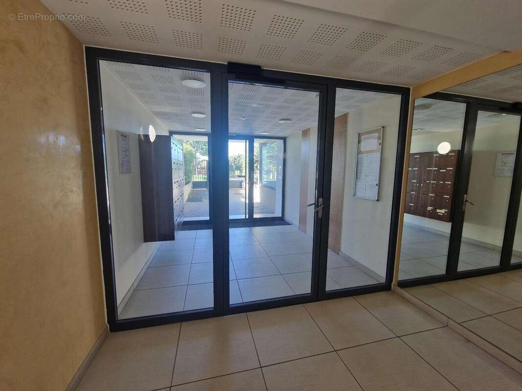   - Appartement à VOURLES