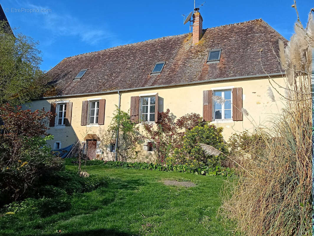 Maison à SURY-EN-VAUX