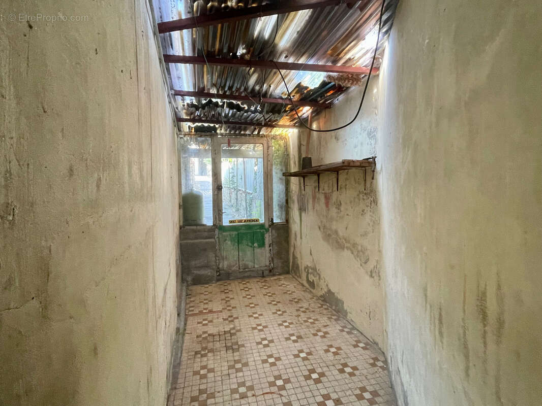 Maison à rénover avec fort potentiel   Centre-bourg de Saint-Trojan-les-Bains - photo 6